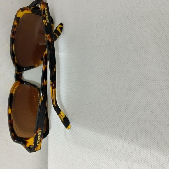 Tortoise Shell Sunglasses - Picture 5 of 7